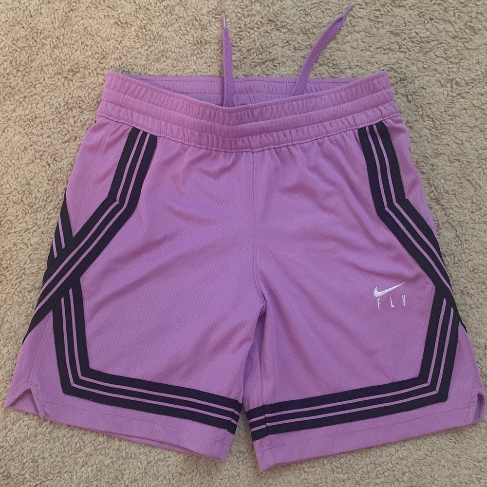 Girls Nike Fly basketball shorts